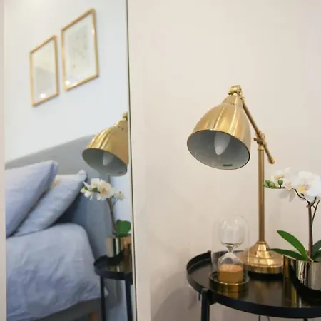 Contemporary - Station-nolo Area Appartement